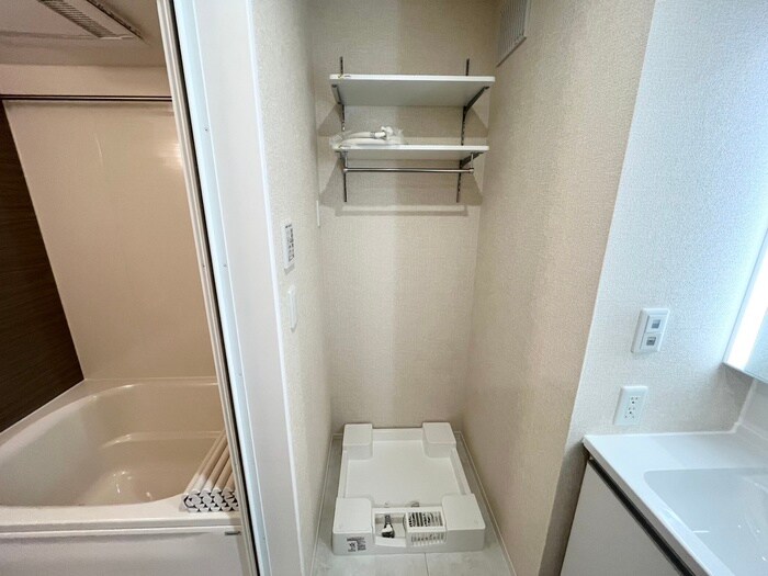 物件内観写真18　(洗濯機置場)