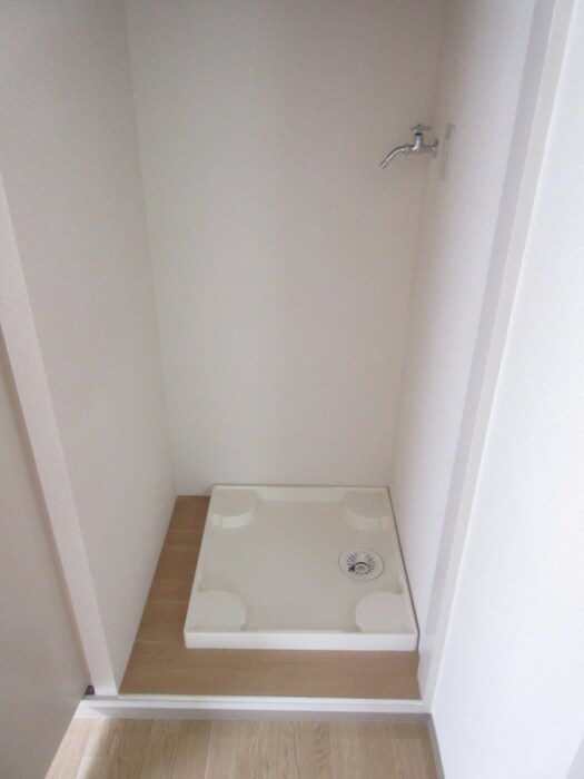 物件内観写真9　(洗濯機置場)