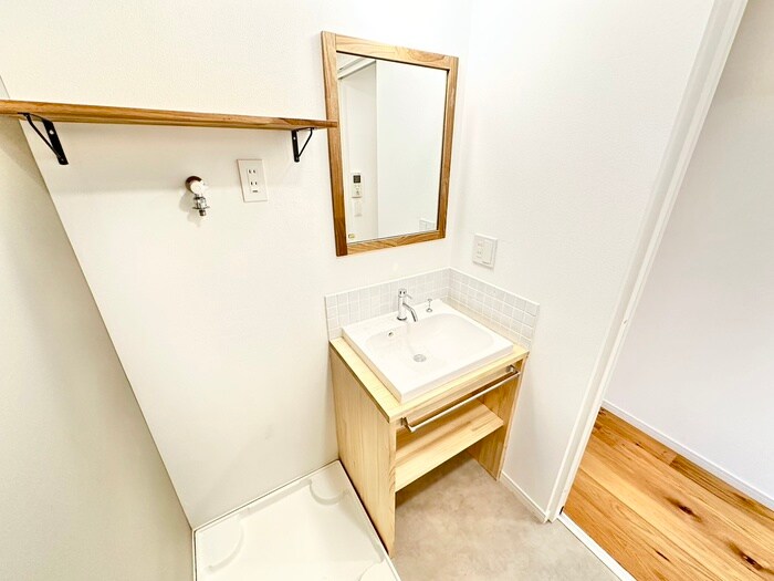 物件内観写真11　(洗面)