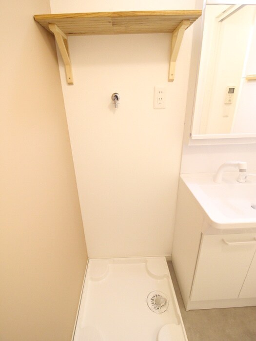 物件内観写真13　(洗濯機置場)