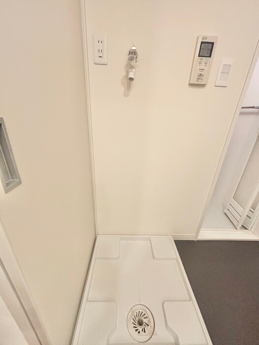 物件内観写真18　(洗濯機置場)