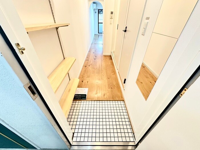 物件内観写真19　(玄関)