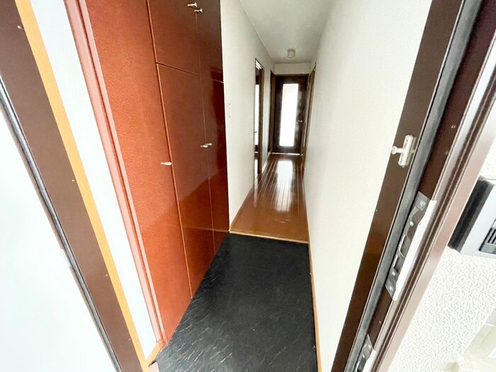 物件内観写真18　(玄関)