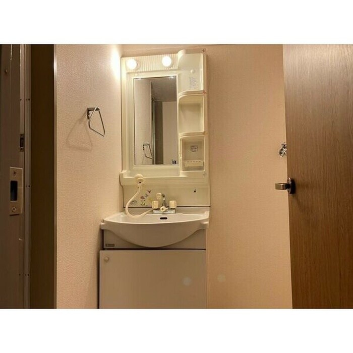 物件内観写真9　(洗面)