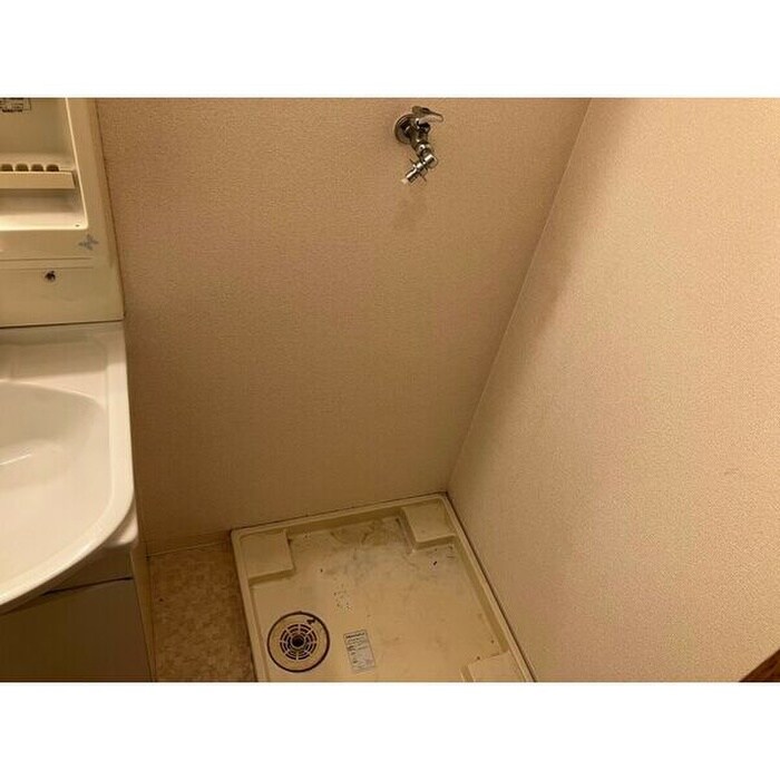 物件内観写真14　(洗濯機置場)