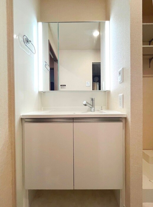 物件内観写真11　(洗面)