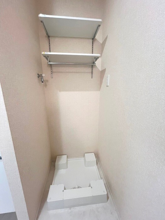 物件内観写真18　(洗濯機置場)