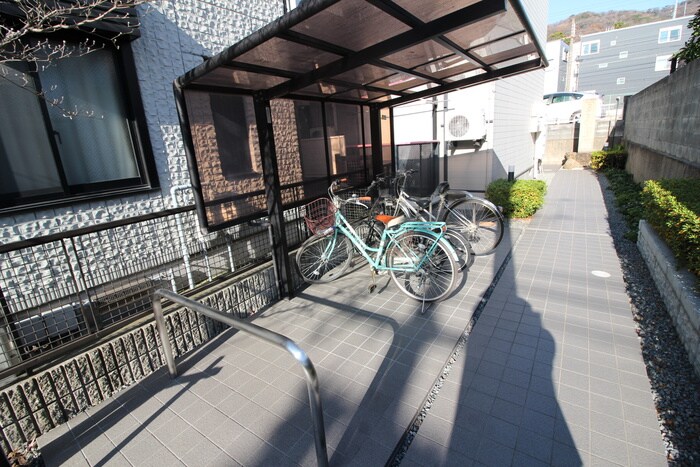 物件外観写真6　(駐輪場)