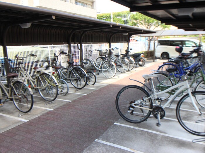 物件外観写真5　(駐輪場)