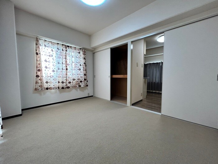 物件内観写真9　(居室)