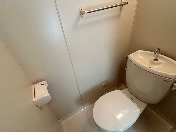 物件内観写真11　(トイレ)