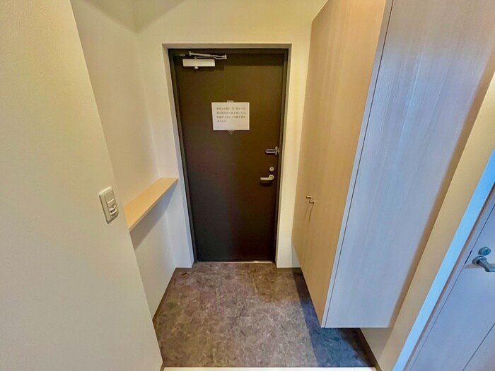 物件内観写真7　(玄関)