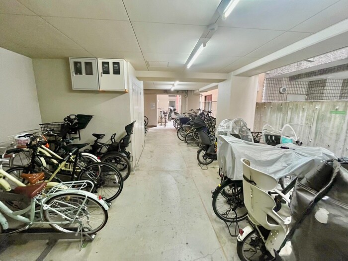 物件外観写真4　(駐車場)