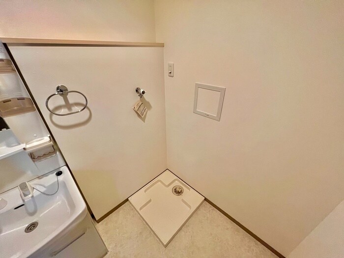 物件内観写真13　(洗濯機置場)