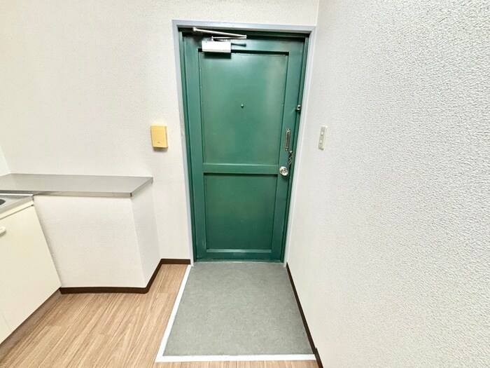 物件内観写真11　(玄関)