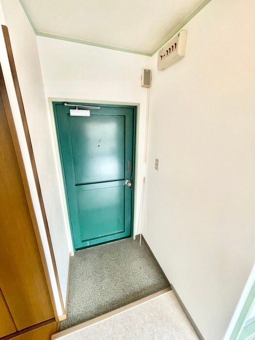 物件内観写真17　(玄関)