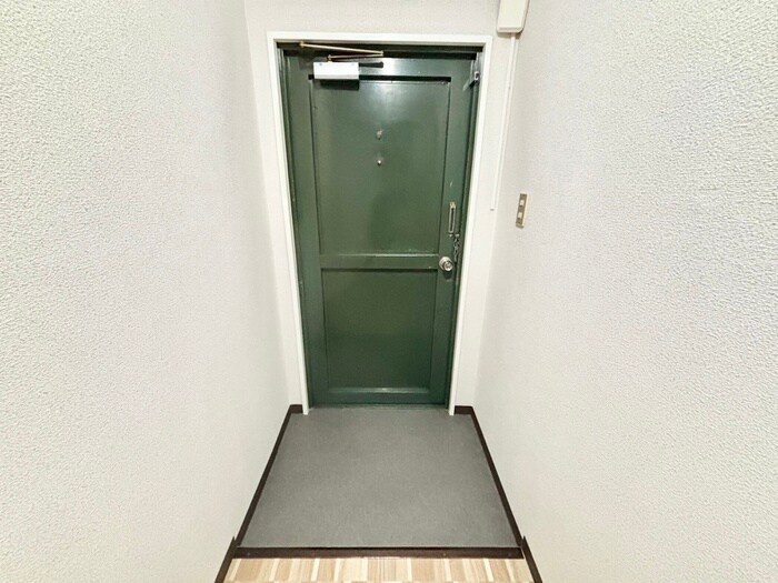 物件内観写真17　(玄関)