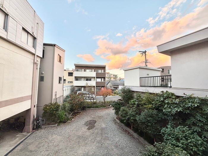 物件内観写真22　(室内からの展望)