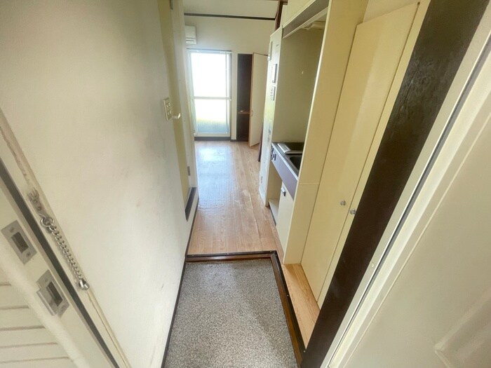 物件内観写真10　(玄関)