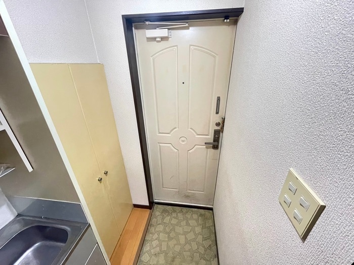 物件内観写真13　(玄関)