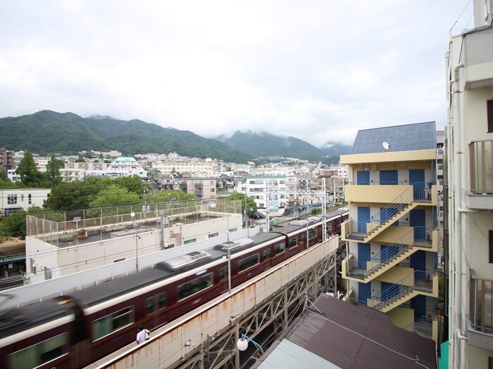 物件内観写真15　(室内からの展望)