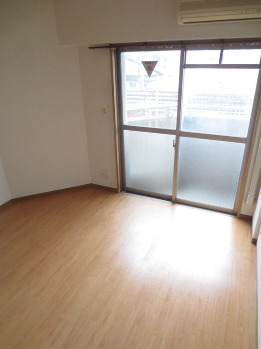 物件内観写真9　(居室)