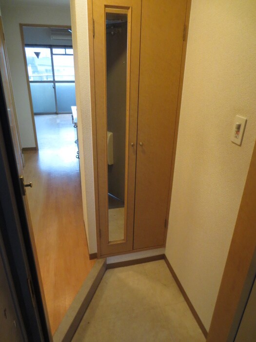 物件内観写真15　(玄関)