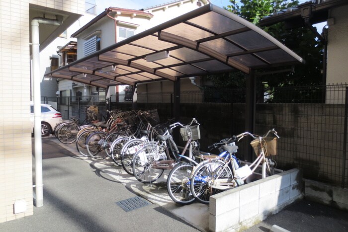 物件外観写真4　(駐輪場)