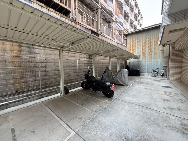 バイク置き場