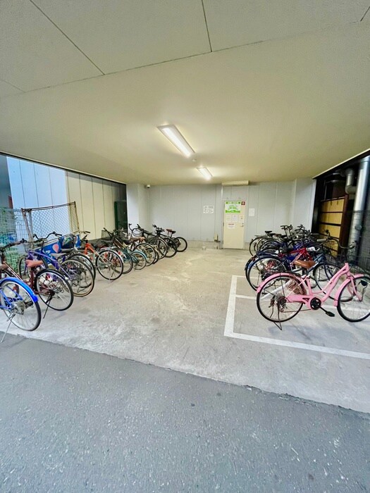 物件外観写真6　(駐輪場)
