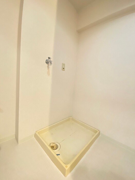 物件内観写真11　(洗濯機置場)