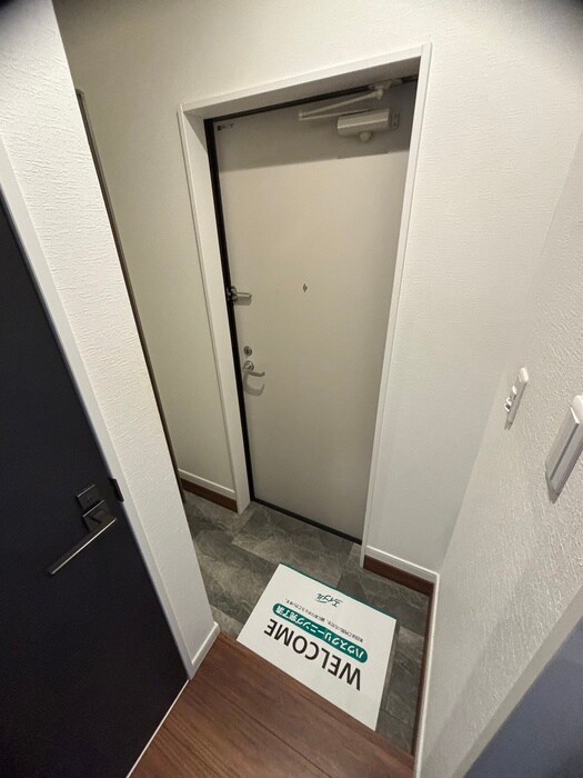 物件内観写真12　(玄関)