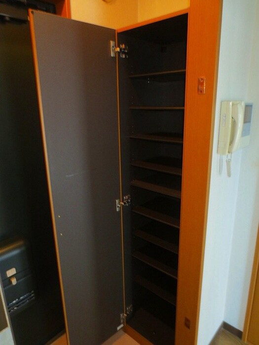 物件内観写真7　(靴箱)