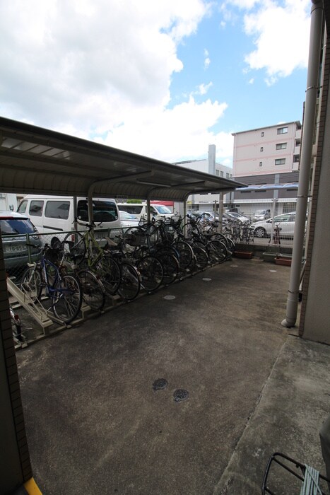 物件外観写真4　(駐輪場)