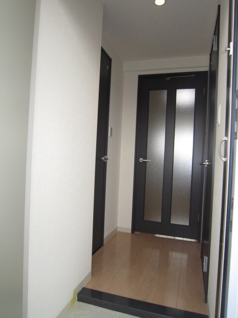 物件内観写真9　(玄関)