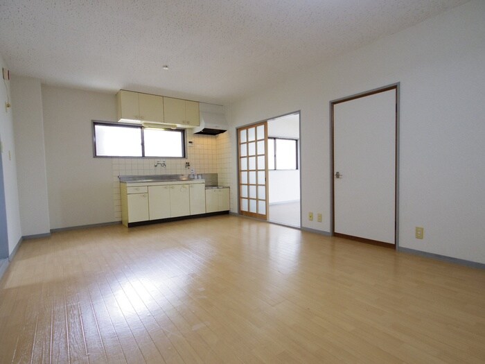 物件内観写真3　(居室)