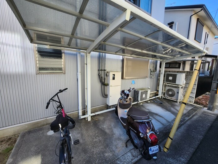 物件外観写真5　(駐輪場)