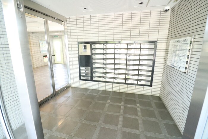 物件外観写真6　(エントランス部分)