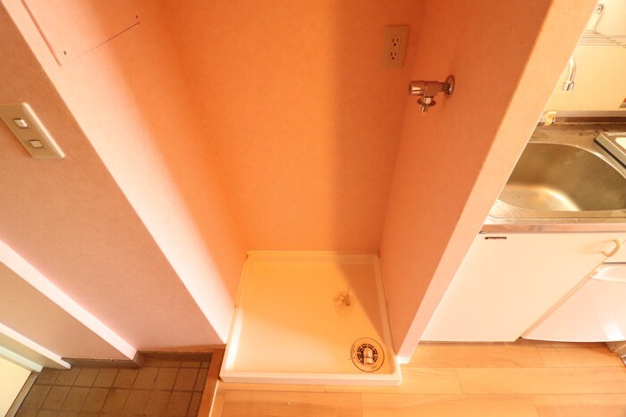 物件内観写真11　(洗濯機置場)