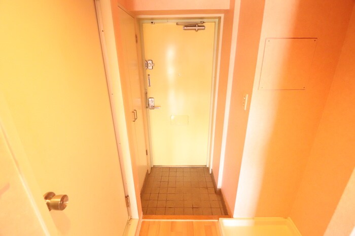 物件内観写真15　(玄関)