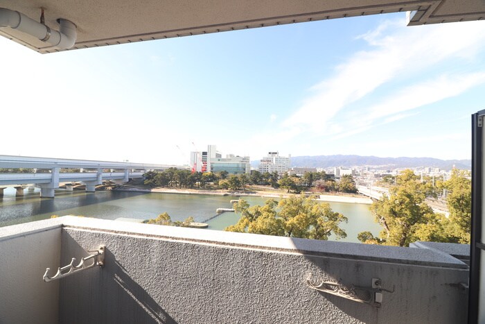 物件内観写真16　(室内からの展望)