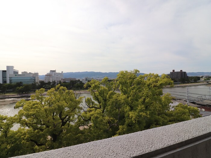 物件内観写真22　(室内からの展望)