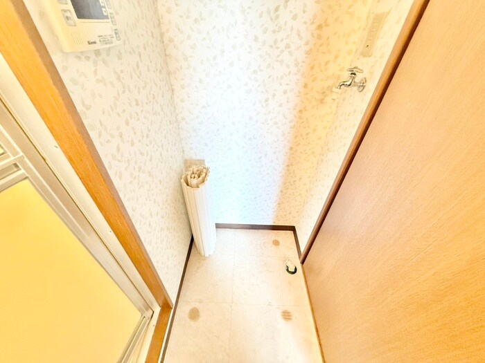 物件内観写真16　(洗濯機置場)
