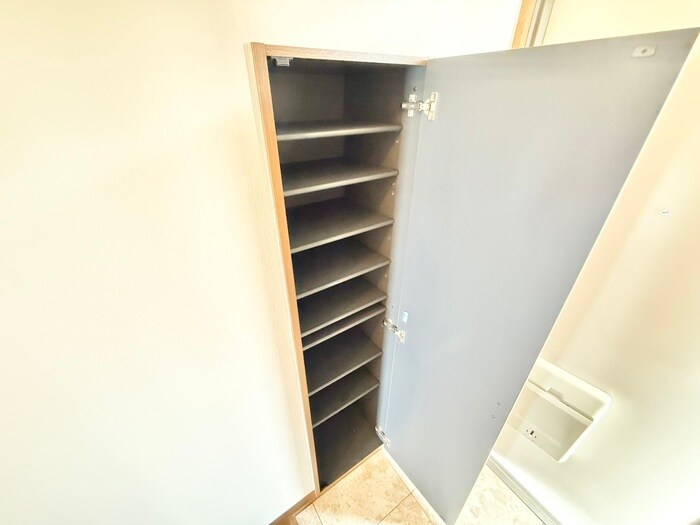 物件内観写真18　(靴箱)