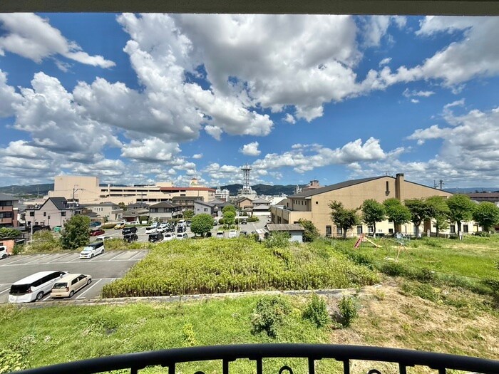 物件内観写真22　(室内からの展望)