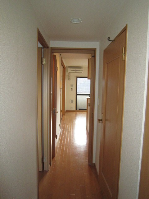 物件内観写真11　(廊下)