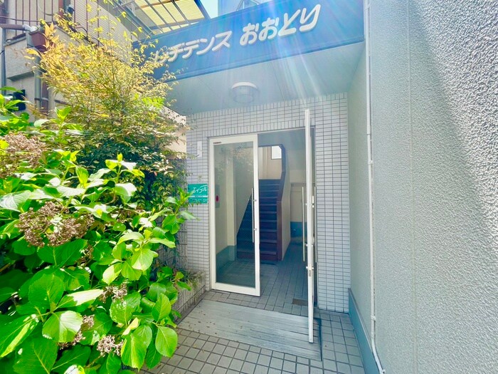 物件外観写真4　(エントランス部分)