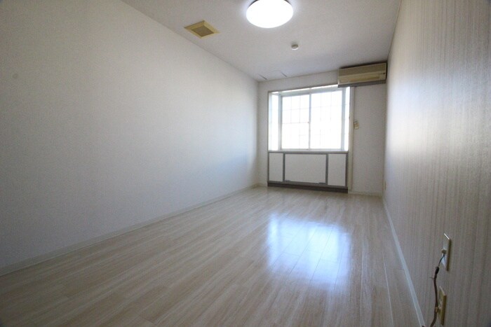 物件内観写真13　(居室)