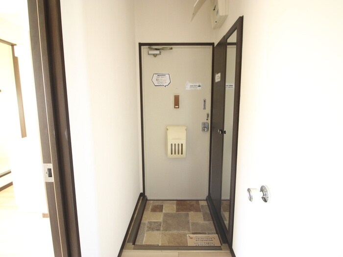 物件内観写真15　(玄関)