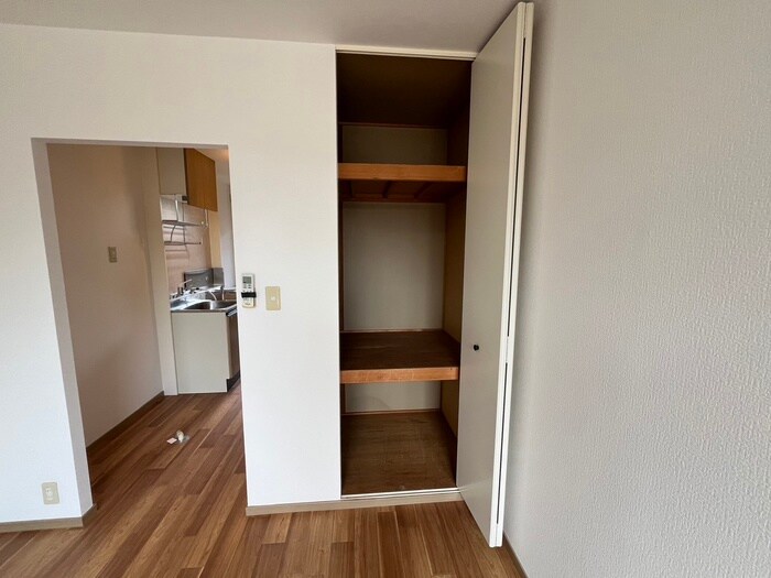 物件内観写真10　(収納)